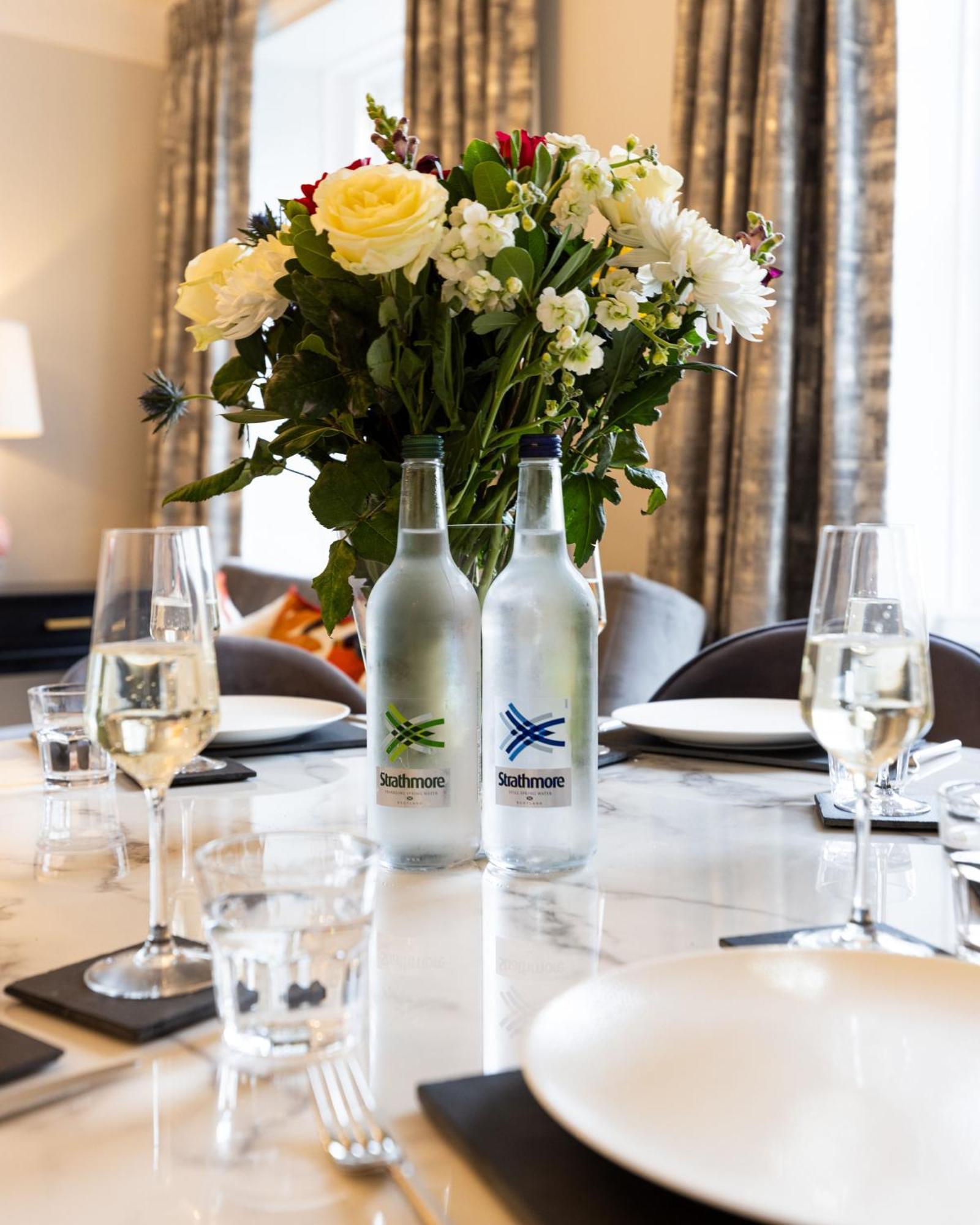 Righ Properties - Luxurious City Centre Three Bedroom Apartment Edimburgo Exterior foto
